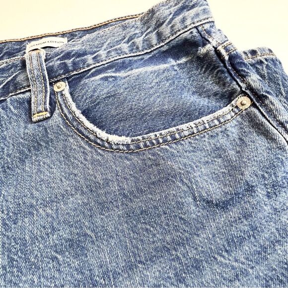 J. Crew Slim Boyfriend Premium Edition Lightly Distressed Button Fly 32 - Picture 10 of 15